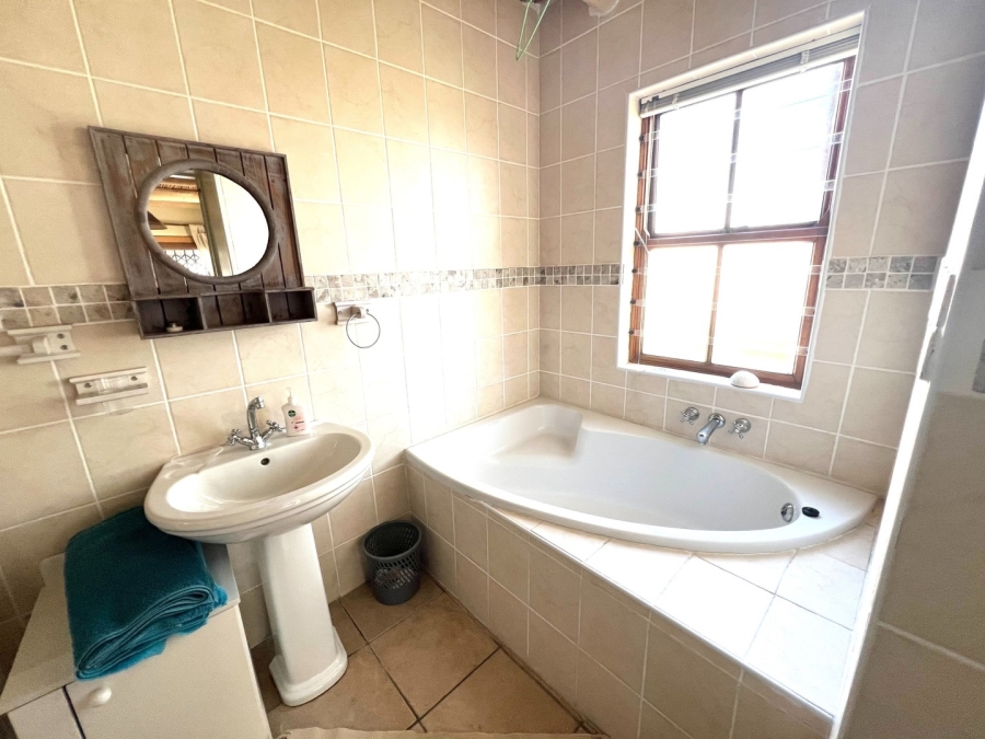 4 Bedroom Property for Sale in Jacobsbaai Western Cape